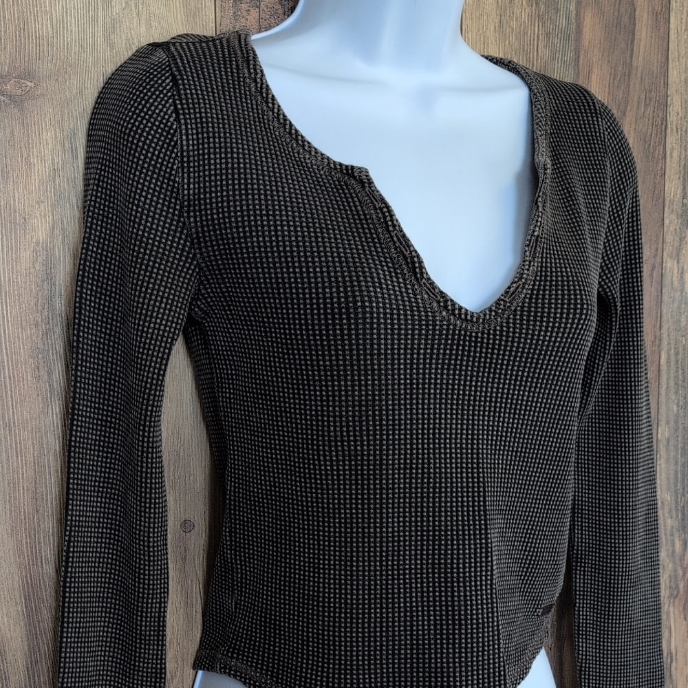 BDG Jeans Charcoal Waffle Knit Fitted Long Sleeve Crop Top M               R175